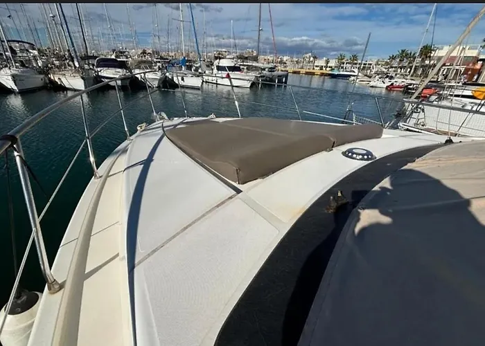 Hotel en barco Luxury Experience On A 16-meter Azimut Yacht