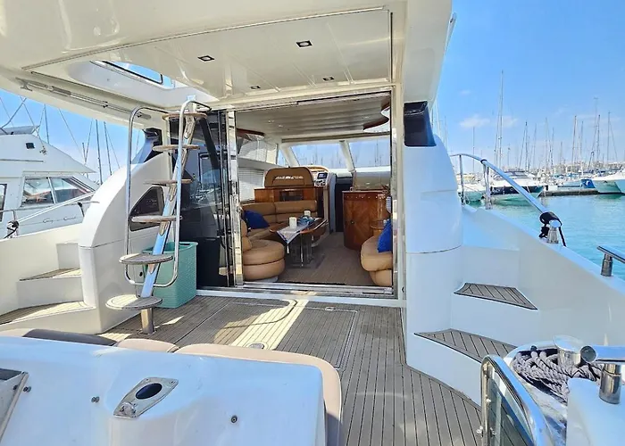 Hotel en barco Luxury Experience On A 16-meter Azimut Yacht *