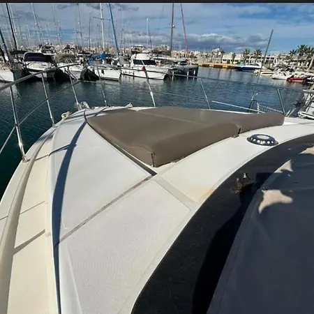 Båthotell Luxury Experience On A 16-meter Azimut Yacht