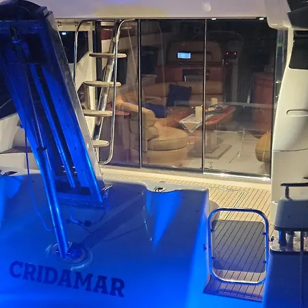 Luxury Experience On A 16-meter Azimut Yacht Båthotell Torrevieja